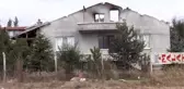 Kaldıkları evlerde sürekli yangın çıkan aileye valilik sahip çıktı