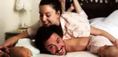 Pelin Akil, İkiz kızlarının yüzünü ilk kez gösterdi