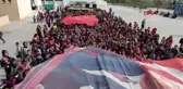 Türkiye'nin en kalabalık okulundan mehmetçiğe selam