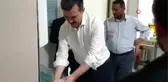 Kolu kırılan çocuğa milletvekili Mustafa Esgin müdahale etti
