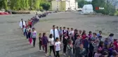 Yüzlerce çocuk Mehmetçik için Kato'yu inletti
