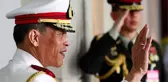 Tayland Kralı Vajiralongkorn, karısının önünde baş metresi ilan ettiği kadın tarafından aldatıldı
