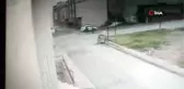 Önce anahtarı sonra otomobili çalan hırsızlar kamerada