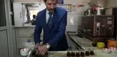 20 yıldır takım elbiseli, memur değil çaycı