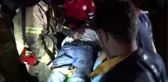 Kaza yaptığı araçta sıkıştı, ekipler saatlerce kurtarmaya çalıştı
