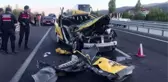 Kamyon ile ticari taksi çarpıştı: 1 ölü, 2 yaralı