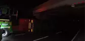 Bakırköy'de devrilen tırın şoförü yaralandı
