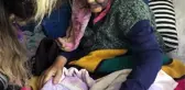 Yaşlı kadın, yakını olan bakıcısı tarafından feci şekilde darp edildi