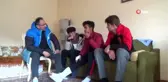 Mısırlı gençten örnek davranış...Yola atlayan çocuğu kurtardı, kendi yaralandı