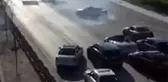 Trafik magandaları yolu kapatıp drift attılar