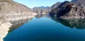 Sular altında kalan köylerini terk etmediler
