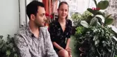 Doğada düğün fotoğrafları çektiren çift, yağmura yakalandı