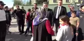 Gaziantep İl Emniyet Müdürü Cengiz Zeybek, uyuşturucu operasyonunun sürdüğü bölgede incelemelerde...