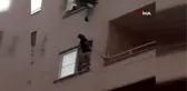 Pencerede asılı kalan çocuk ölümden döndü