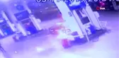 Yakıt alırken otomobil alev aldı, o anlar kameraya böyle yansıdı