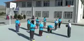 Şalvarlı kadınlar hayatlarında ilk kez basketbol oynadı