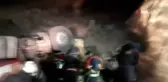 Yoldan çıkan tır şarampole yuvarlandı: İran uyruklu tır sürücüsü hayatını kaybetti
