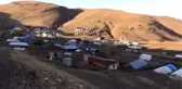 Dağ köyü, el ele veren öğretmen çiftin yuvası oldu