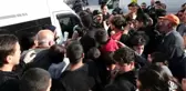 Şarkıcı Fatih Bulut'un yaptığı açılışta 3 bin adet döner 1 saatte tükendi