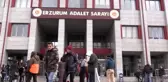 Sosyal medyadan yardım isteyen genç kızın davasını takip etmek için adliyeye geldiler