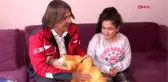 İzmir menenjit yüzünden bacağını kaybeden melis'e türk kızılayı'ndan destek