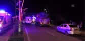 Otomobil yol kenarındaki dükkana çarptı: 4 yaralı