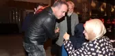 Yusuf İslam'la sohbet etmeye çalışan Haluk Levent'in imdadına Emine Erdoğan yetişti