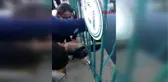 Demir korkuluklara sıkışan yavru köpeği itfaiye kurtardı