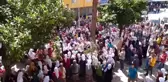 Babasına umut olan genç kalbine yenik düştü