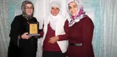 Yılın annesi ödülü Hacire Akar'a