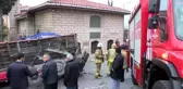 Eyüpsultan'da iplik yüklü kamyonun kasası devrildi