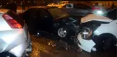 Hasarlı kaza tutanağı tutan sürücülere otomobil çarptı 6 yaralı