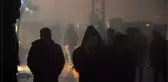 Hakkari'nin Yüksekova ilçesinde göz gözü görmüyor! Görüş mesafesi 5 metre, ekipler vatandaşları uyarıyor