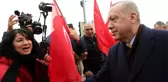 İsviçre'deki Türk vatandaşlarından Erdoğan'a coşkulu karşılama