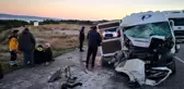 Servis minibüsü vince çarptı: 15 yaralı
