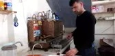 Balıkesir yavruyken beslediği kumru, kahvehanenin maskotu oldu