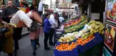 Market çalışanı, parasını vermeden meyve yiyen turisti bıçakladı