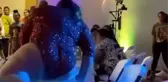 ABD'li rap şarkıcısı Lizzo, masanın üstünde dans etmek isteyince masa kırıldı