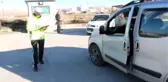 Trafik kontrolünde denk geldiği eşine ceza yazdı