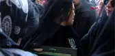 Ünlü türkücü ceylan, yeğeni nazlıcan arkan'ı son yolculuğuna gözyaşları içinde uğurladı
