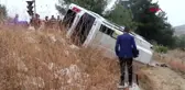 Denizli'de yolcu midibüsü devrildi: 1 ölü, 20 yaralı