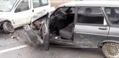 Hafif ticari araç ile otomobil çarpıştı: 1 ölü, 2 yaralı
