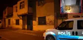 Kiraladıkları evde define aradılar
