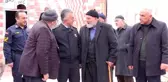 Mahalle mahalle, köy köy gezerek vatandaşların sorunlarını dinliyorlar