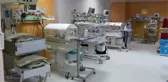490 gramlık bebek hastanenin maskotu oldu