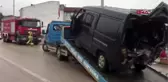 Bursa-hafif ticari araçla minibüs çarpıştı 4 yaralı