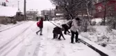 Çubuk'ta kar yağışı etkili oluyor