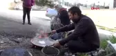 Sinop şehir şehir gezen çift, sokakta tezgah açıp kalaycılık yapıyor