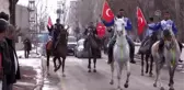 Cirit sporcularının karlı zeminde atlarıyla gösterileri ilgi çekti