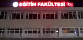Genç Kızılay gönüllülerinden üniversite öğrencilerine pasta börek ikramı
